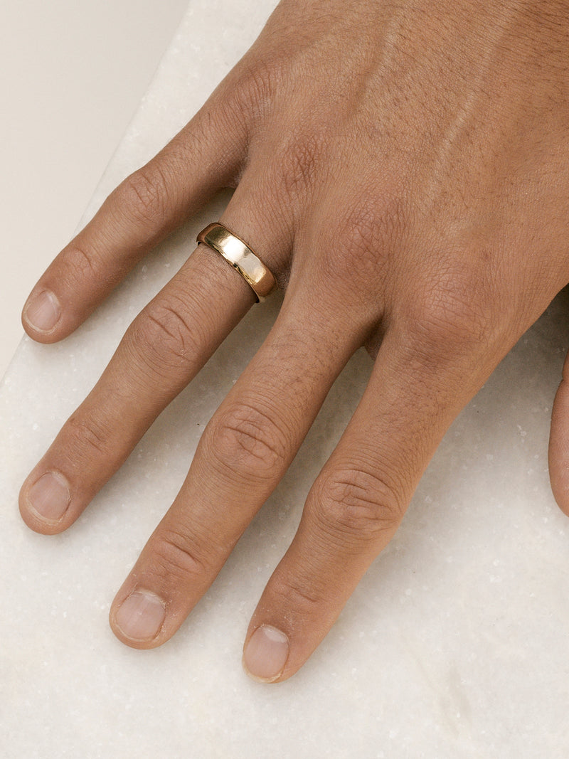 Shown: 14k yellow gold with dual matte/polish finish.