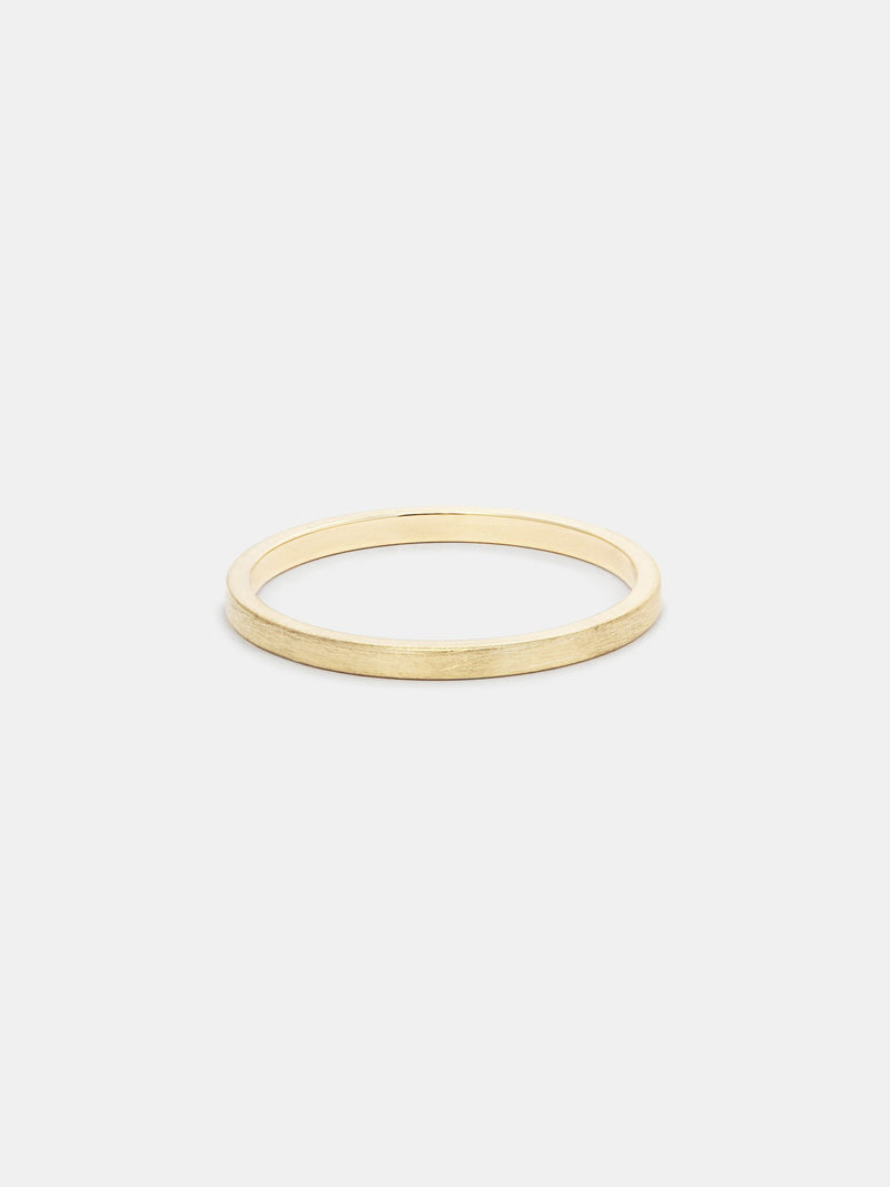 Shown: 14k yellow gold with smooth texture and signature matte finish.