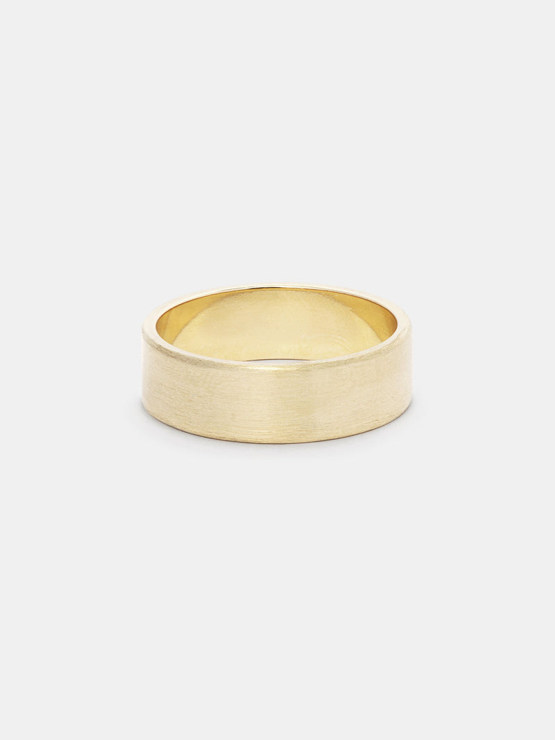 Shown: 14k yellow gold with smooth texture and signature matte finish.