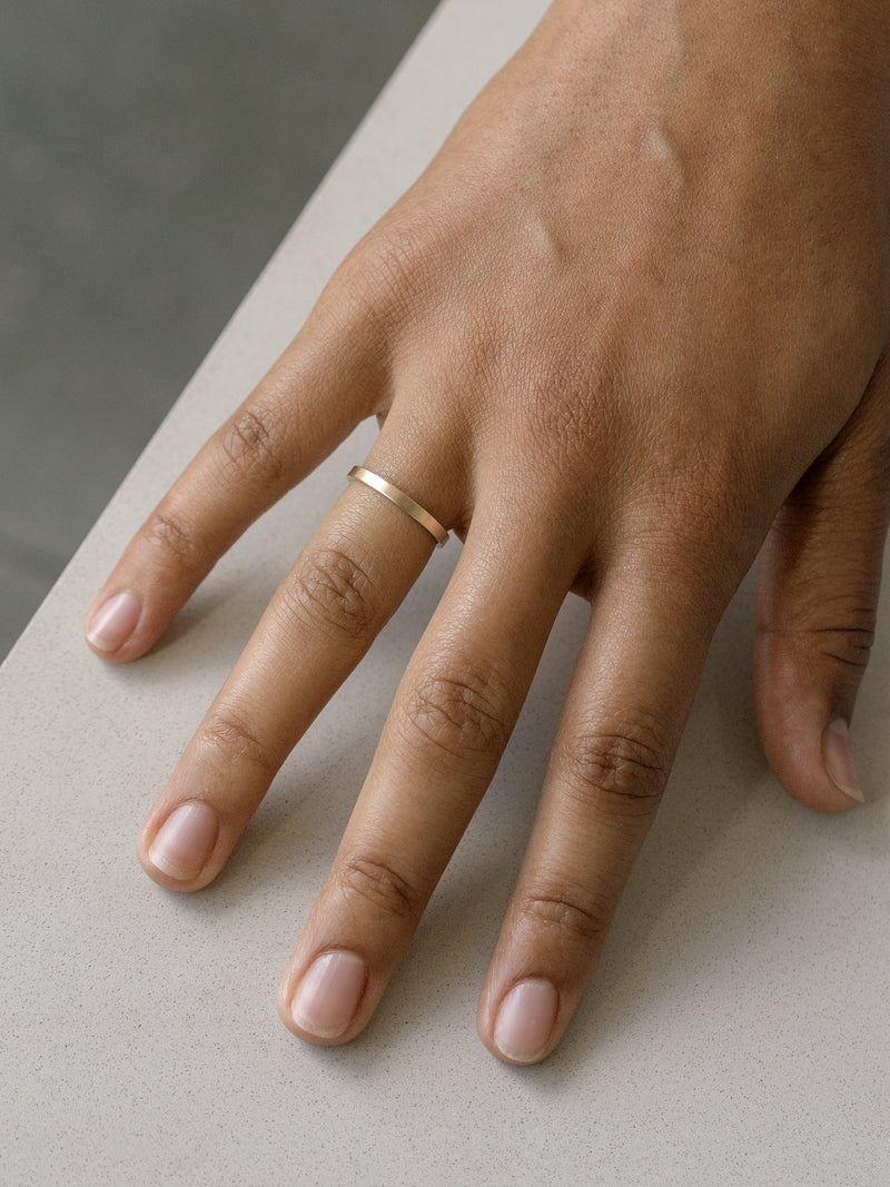 Shown: 14k yellow gold with smooth texture and signature matte finish.