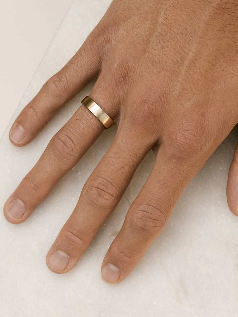 Shown: 14k yellow gold with smooth texture and signature matte finish.