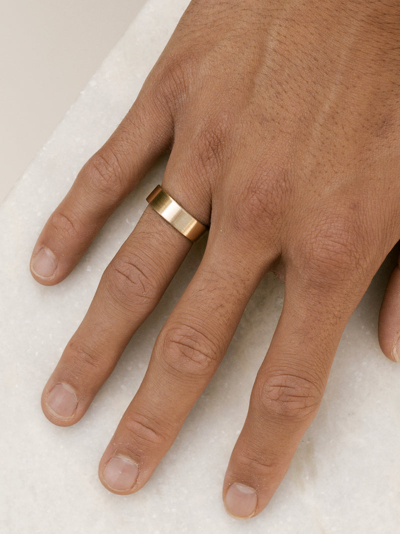 Shown: 14k yellow gold with smooth texture and signature matte finish.